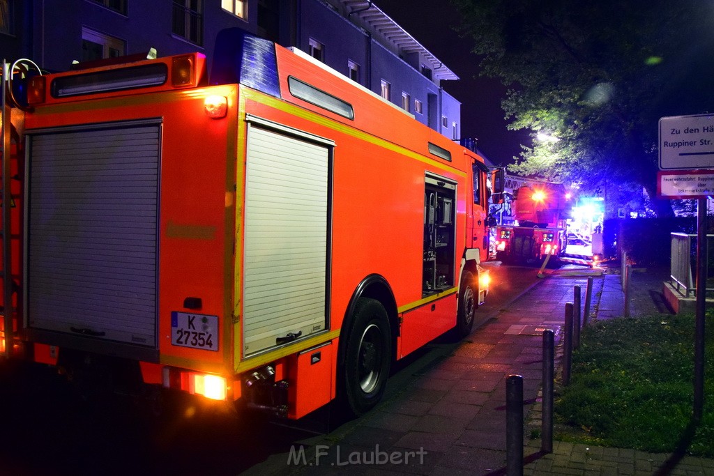 Feuer 2 Y Kellerbrand Koeln Ostheim Ruppinerstr P184.JPG - Miklos Laubert